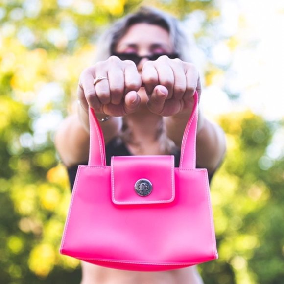 Vintage GUESS Hot Pink Jelly Purse - Picture 1 of 2